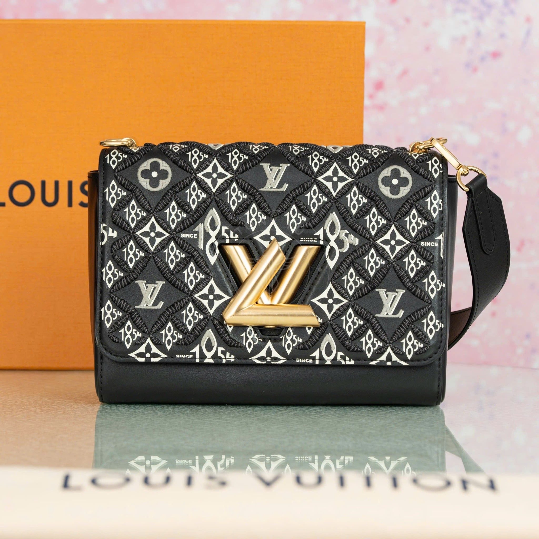 Túi đeo Louis Vuitton Twist MM Monogram Jacquard Black size 23