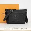 Túi Louis Vuitton Armand Messenger Noir Taurillon