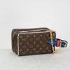 Clutch Louis Vuitton x NBA Cloakroom Dopp Kit Monogram Ebene (Limited) size 23