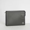 Clutch Louis Vuitton Voyage MM Noir Taiga (New SS - Code Chip) size 27