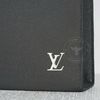 Clutch Louis Vuitton Voyage MM Noir Taiga (New SS - Code Chip) size 27