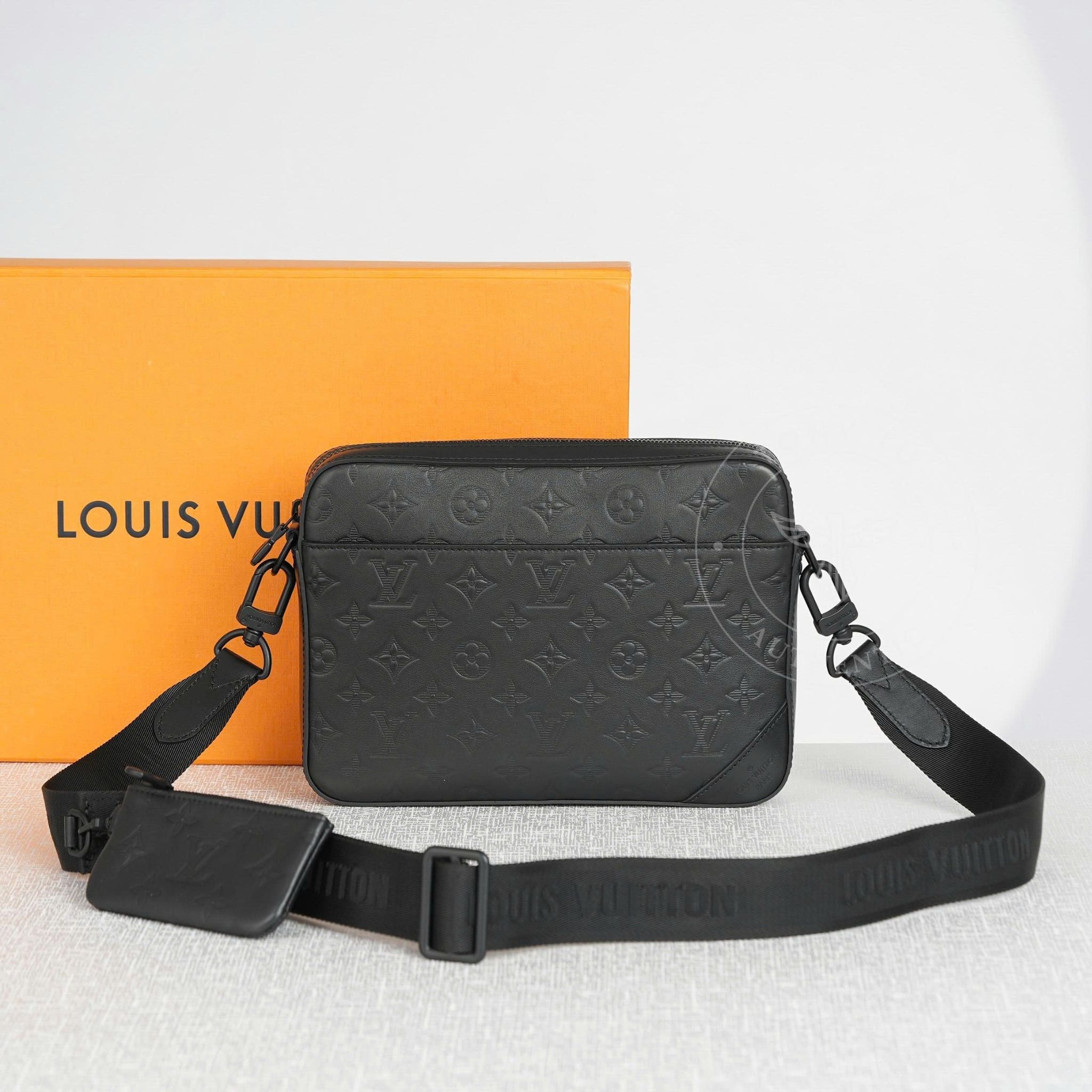 Túi đeo Louis Vuitton Duo Messenger Shadow Monogram size 26