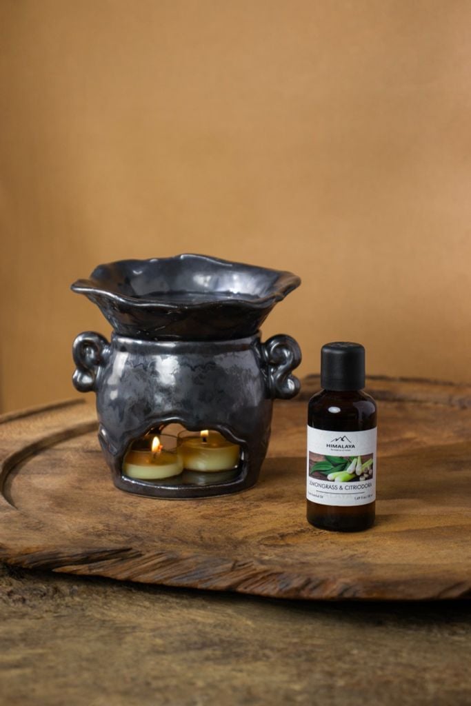 Đèn xông tinh dầu gốm Lá sen