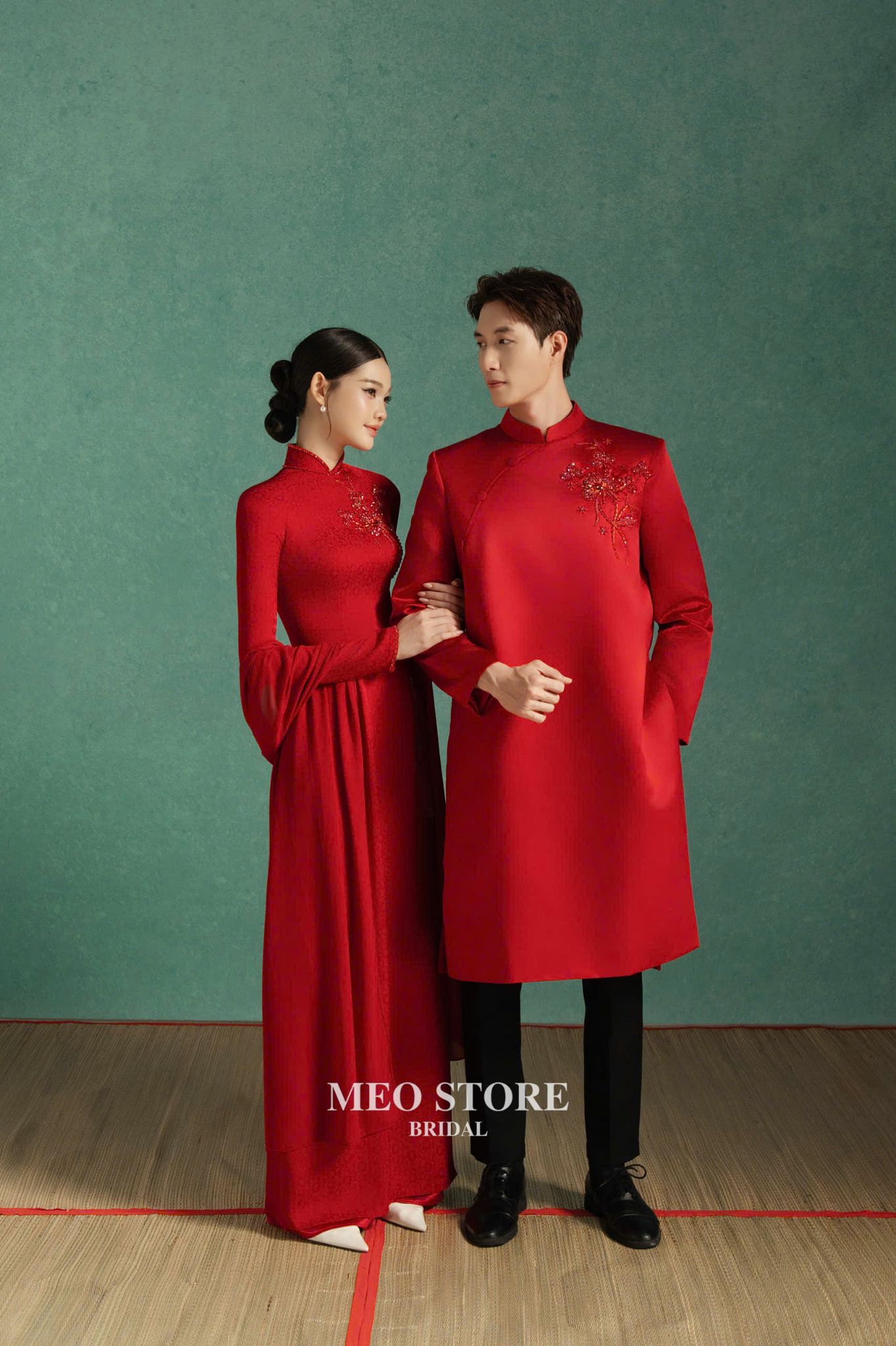 Cặp Áo Dài Nam Nữ Tơ Tằm Đính Kết MEOSTORE