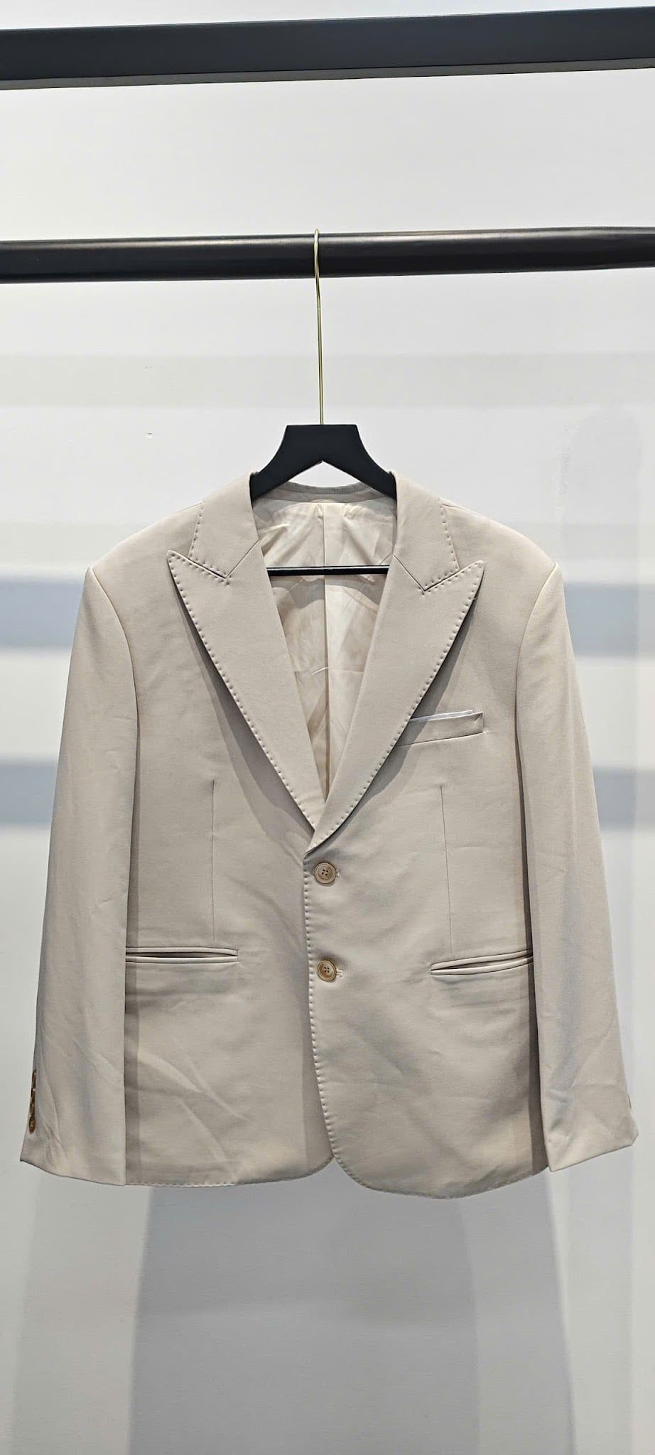 Áo Vest Nam Màu Be Ve Áo Nhọn 2 Nút SUIT UP