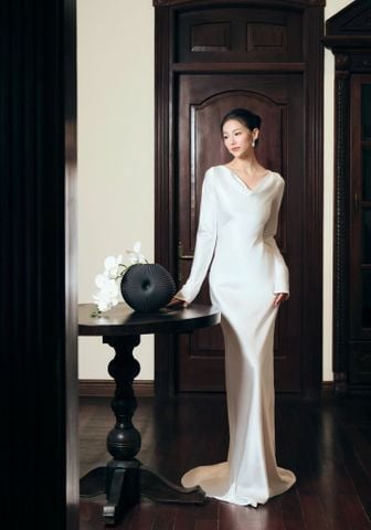 Đầm Lụa Trắng Solira Tay Dài KISSERINE