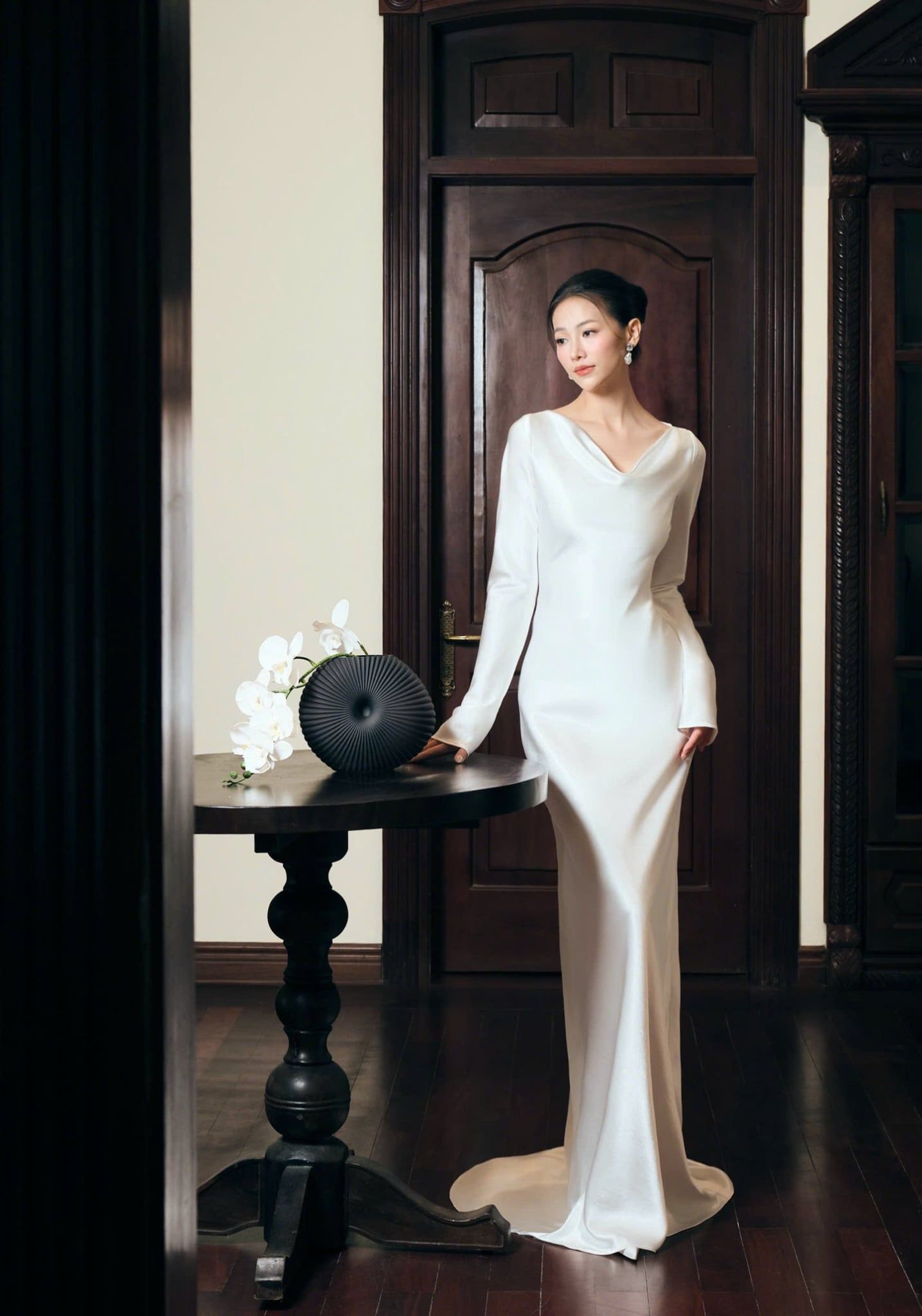 Đầm Lụa Trắng Solira Tay Dài KISSERINE