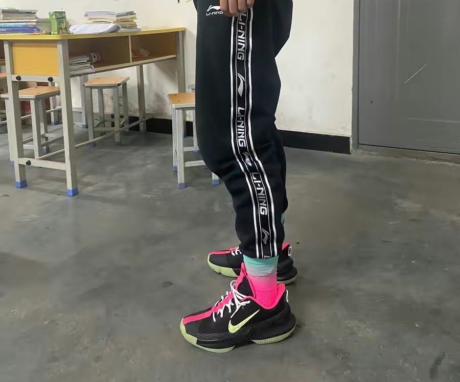  Giày Nike LeBron Ambassador 13 ‘Black Lime’ 