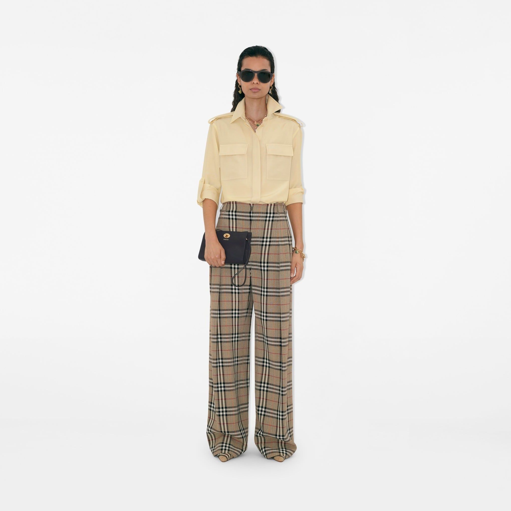 Túi Burberry Cotswolds Pouch​ 'Black' 