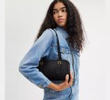  Túi Nữ Coach Swing Zip Bag 'Black' 