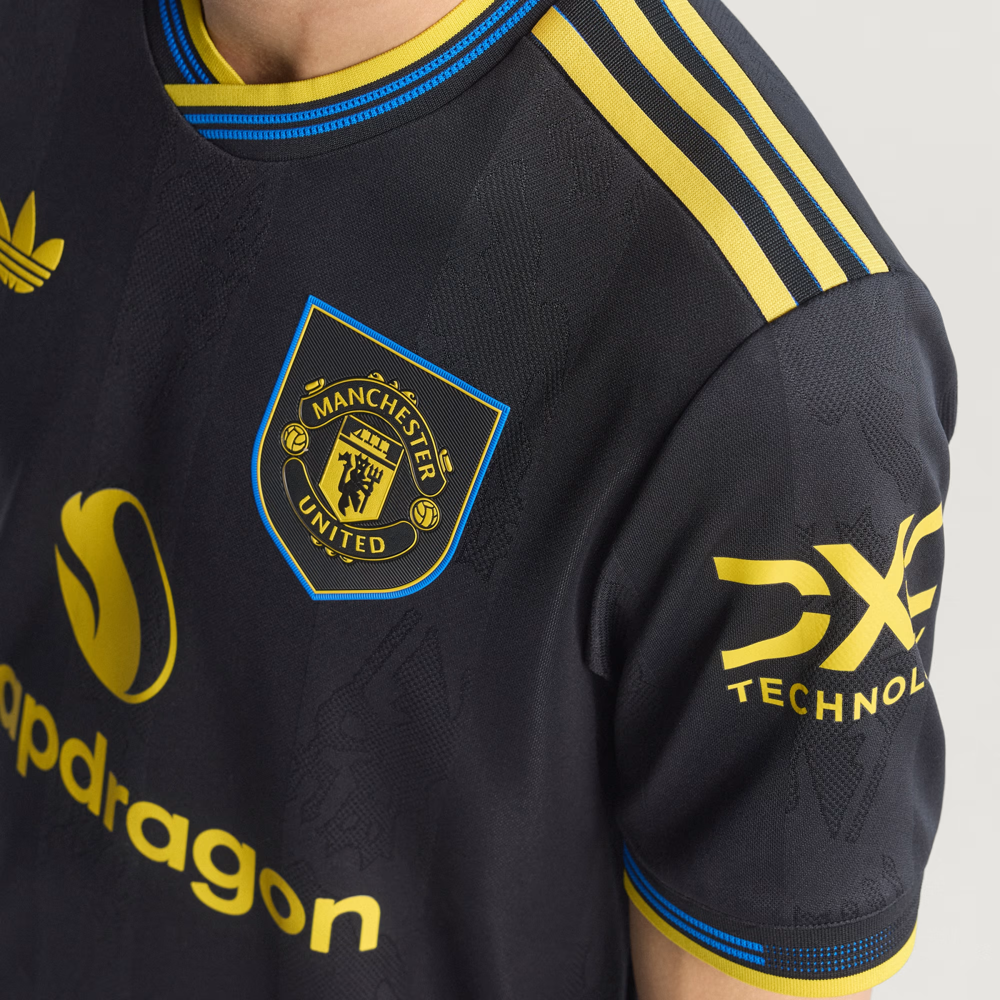  Áo Adidas Manchester United 2025/26 'Black' 