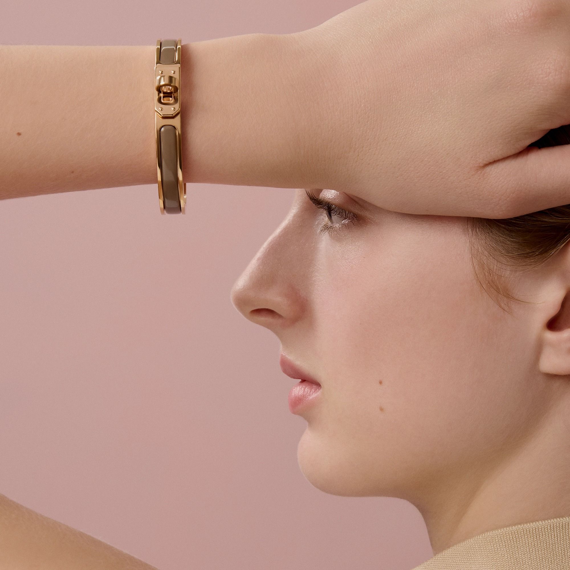  Vòng Tay Nữ Hermes Mini Clic Kelly 'Étoupe' 