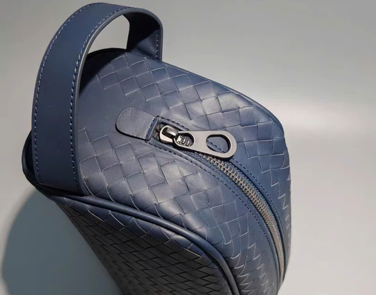  Túi Nam Bottega Veneta Calfskin Clutch Regular 'Dark Blue' 