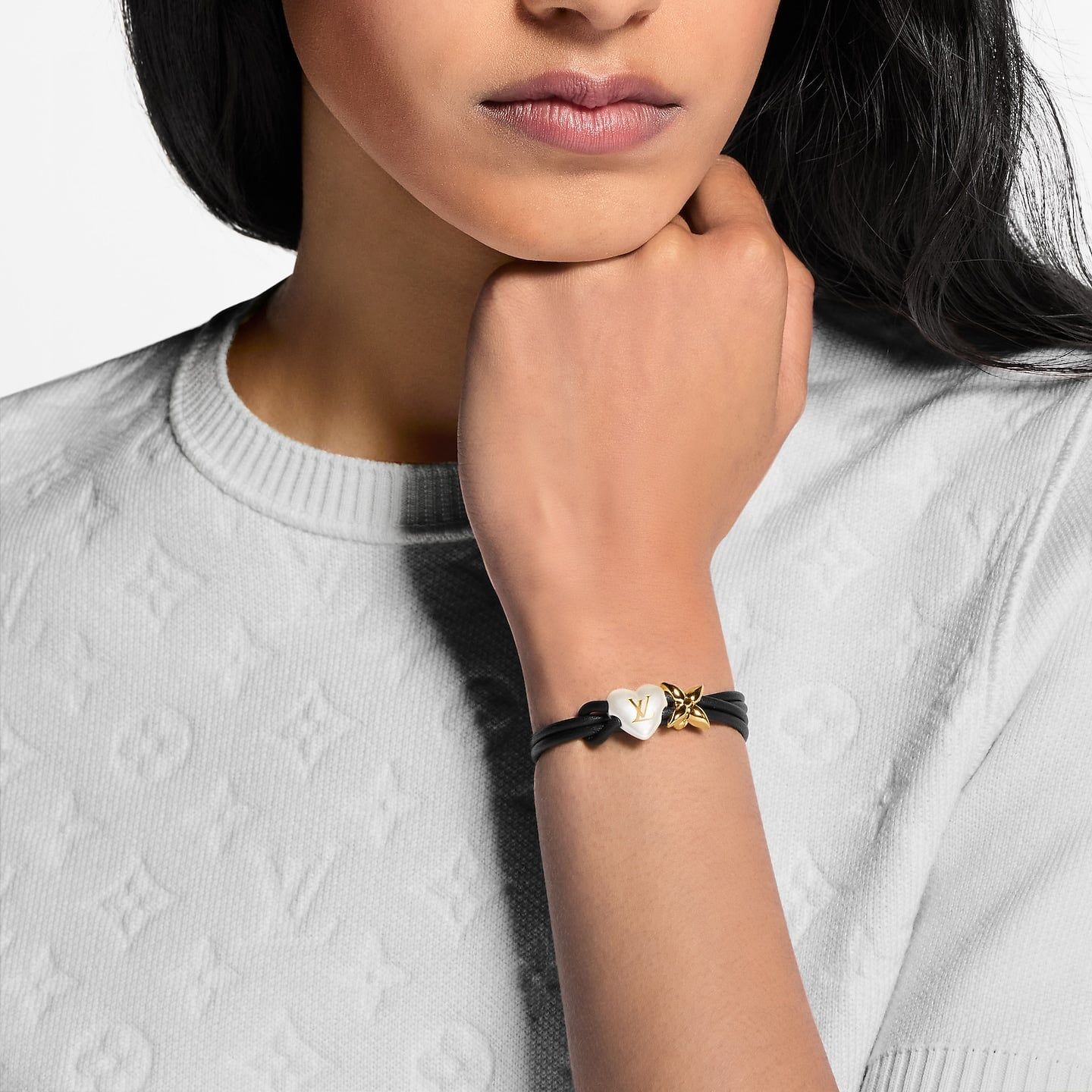  Vòng Tay Nữ Louis Vuitton LV Bloom Pearl Heart 'Black' 