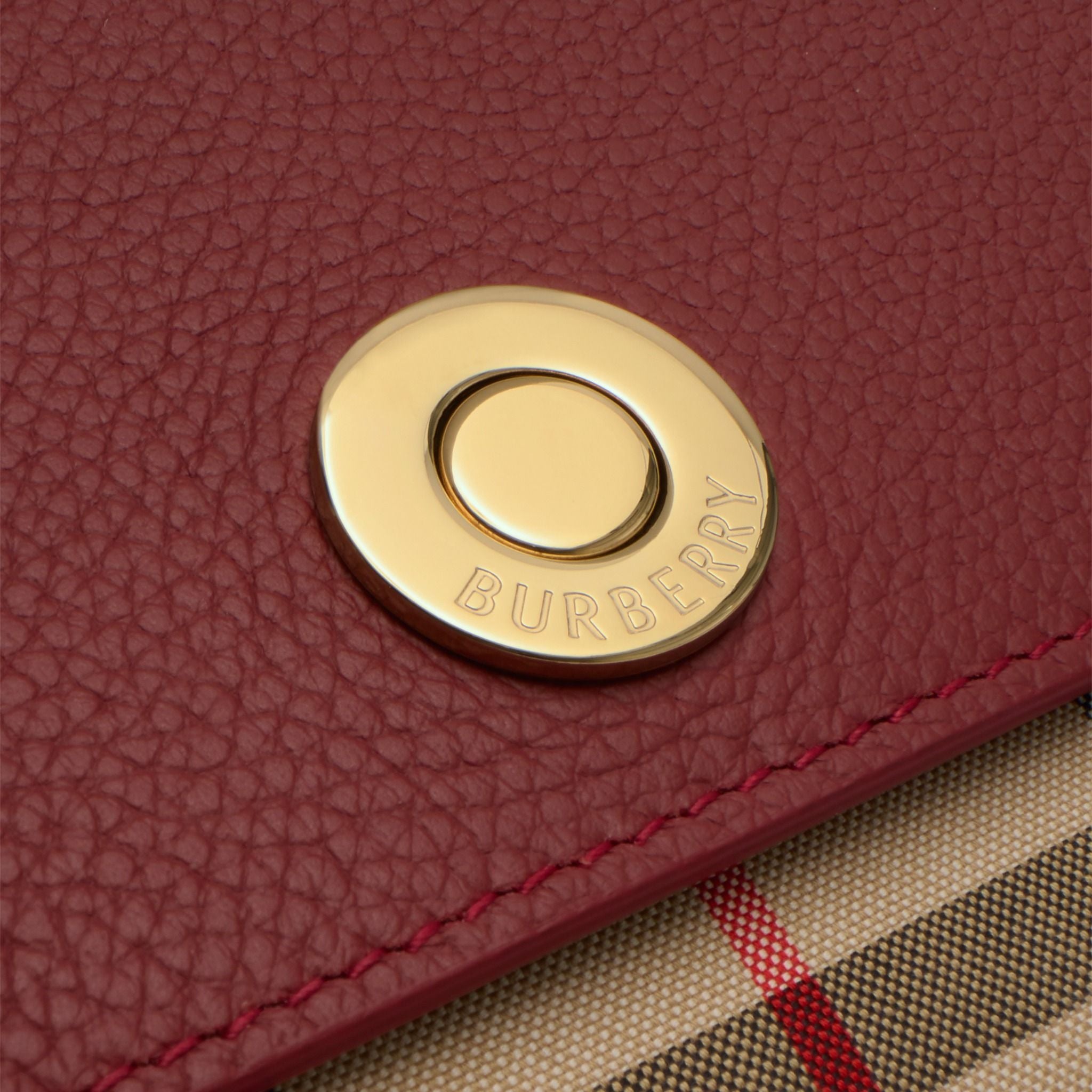  Túi Nữ Burberry Note Bag 'Ruby Red' 