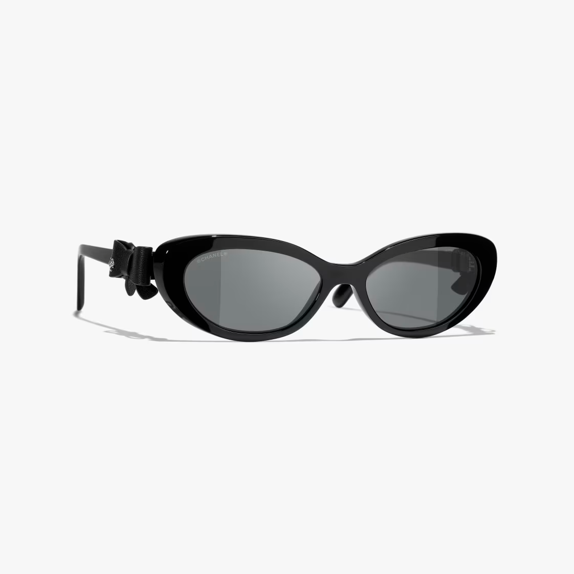  Kính Nữ Chanel Cat Eye Sunglasses 'Black' 
