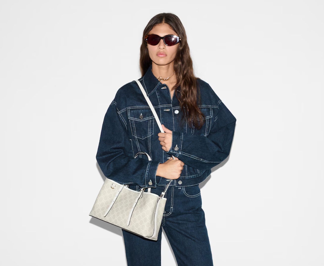  Túi Nữ Gucci Emblem Medium Tote Bag 'Beige' 