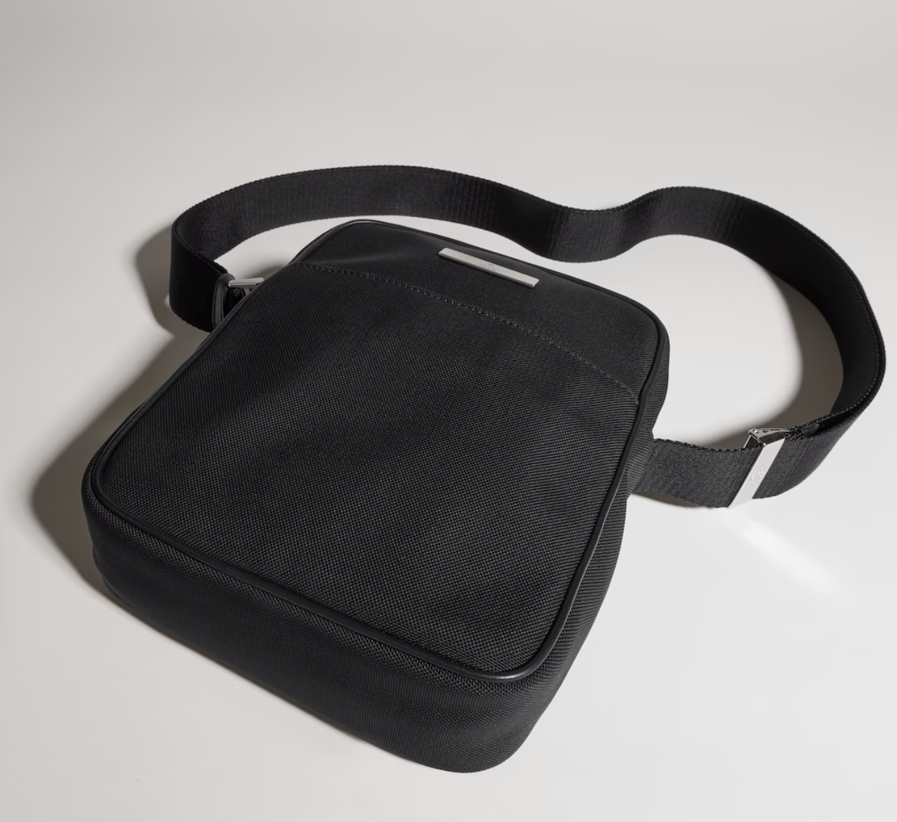  Túi Gucci Tag Small Crossbody Bag 'Black' 