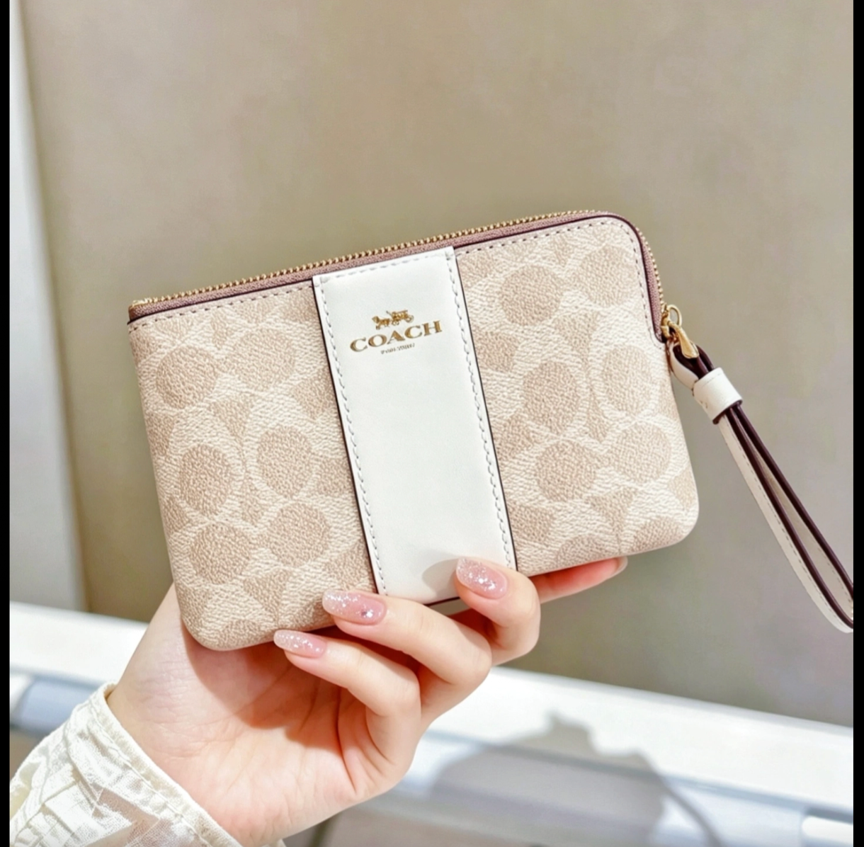  Ví Coach Leather Pouch 'Chalk' 
