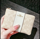  Ví Coach Leather Pouch 'Chalk' 