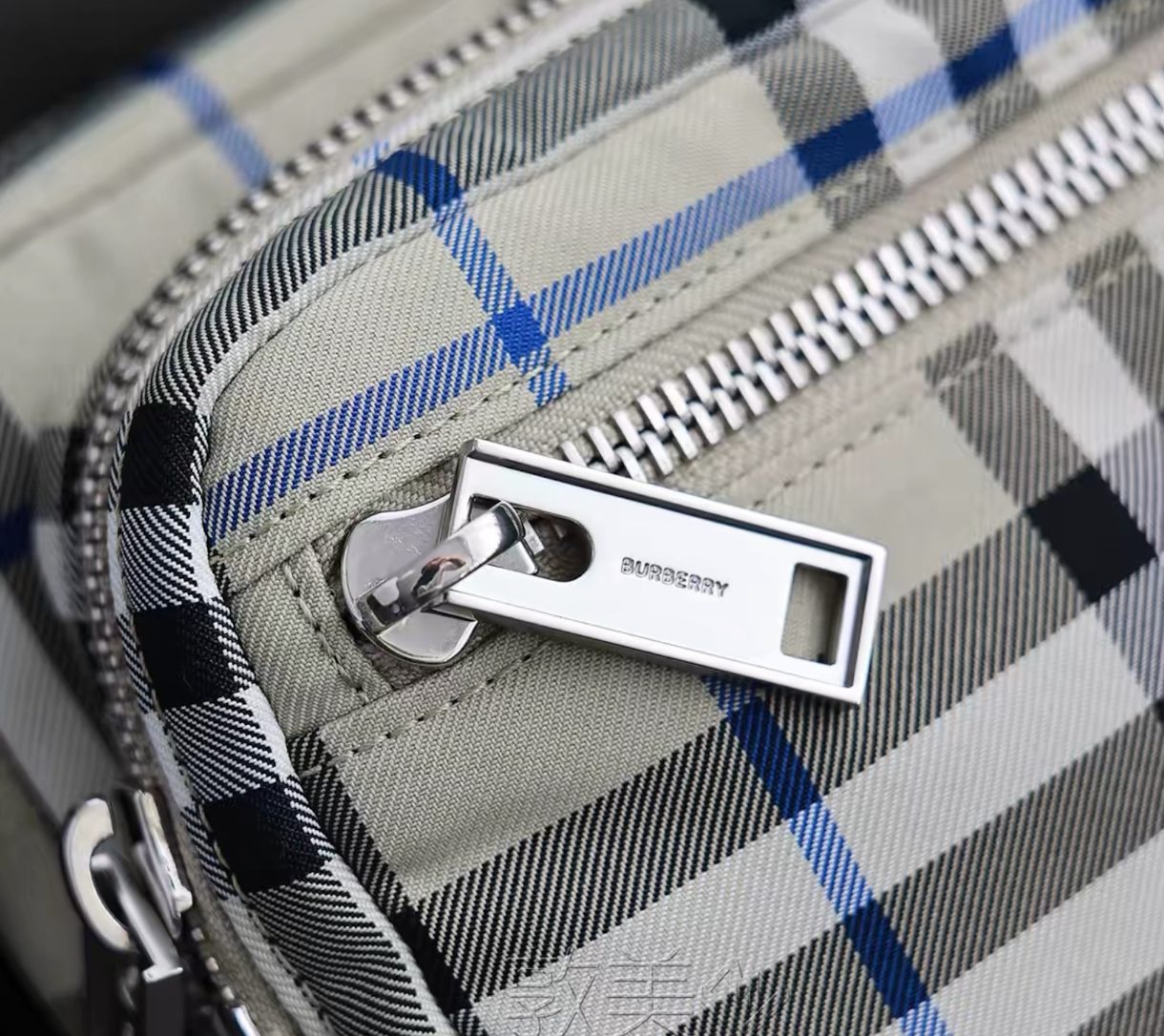  Túi Burberry Check Crossbody Bag 'Lichen Beige' 