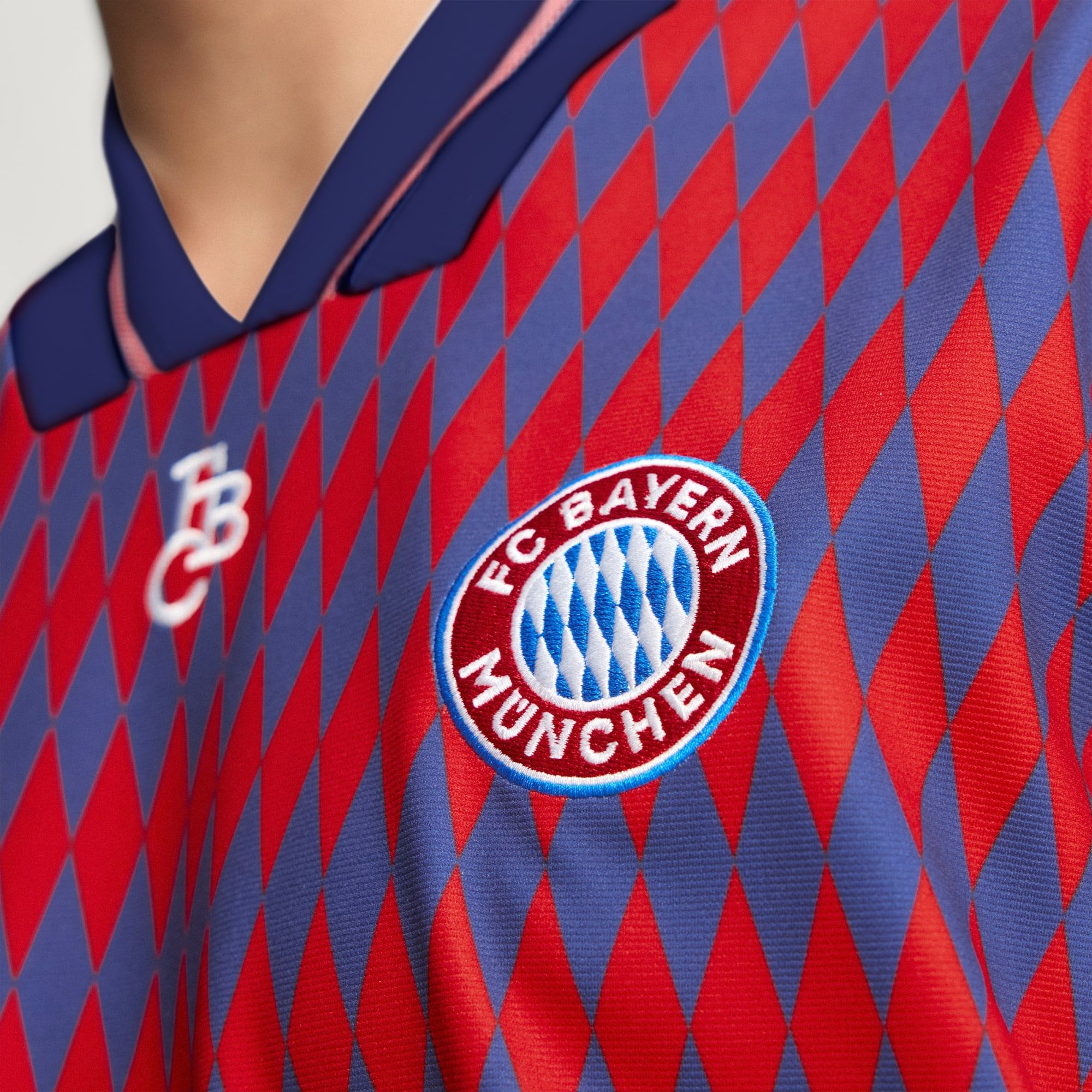  Áo Adidas FC Bayern Munich LFSTLR Jersey 