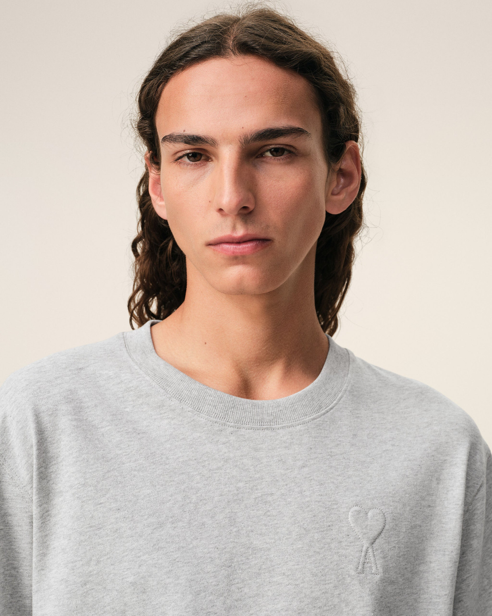  Áo Ami De Coeur Embossed T-shirt 'Grey' 