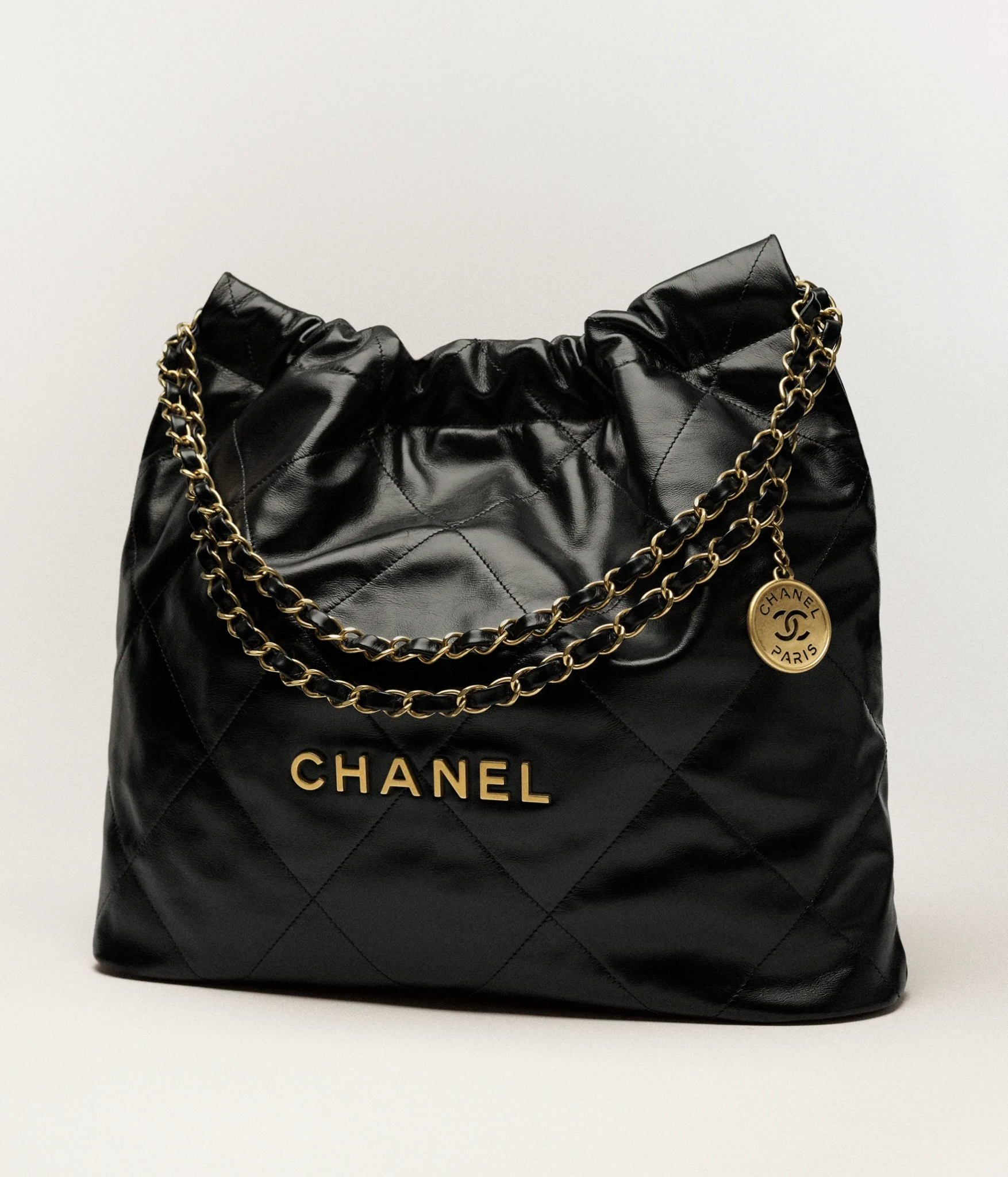  Túi Nữ Chanel 22 Handbag Shiny Calfskin 'Black' 