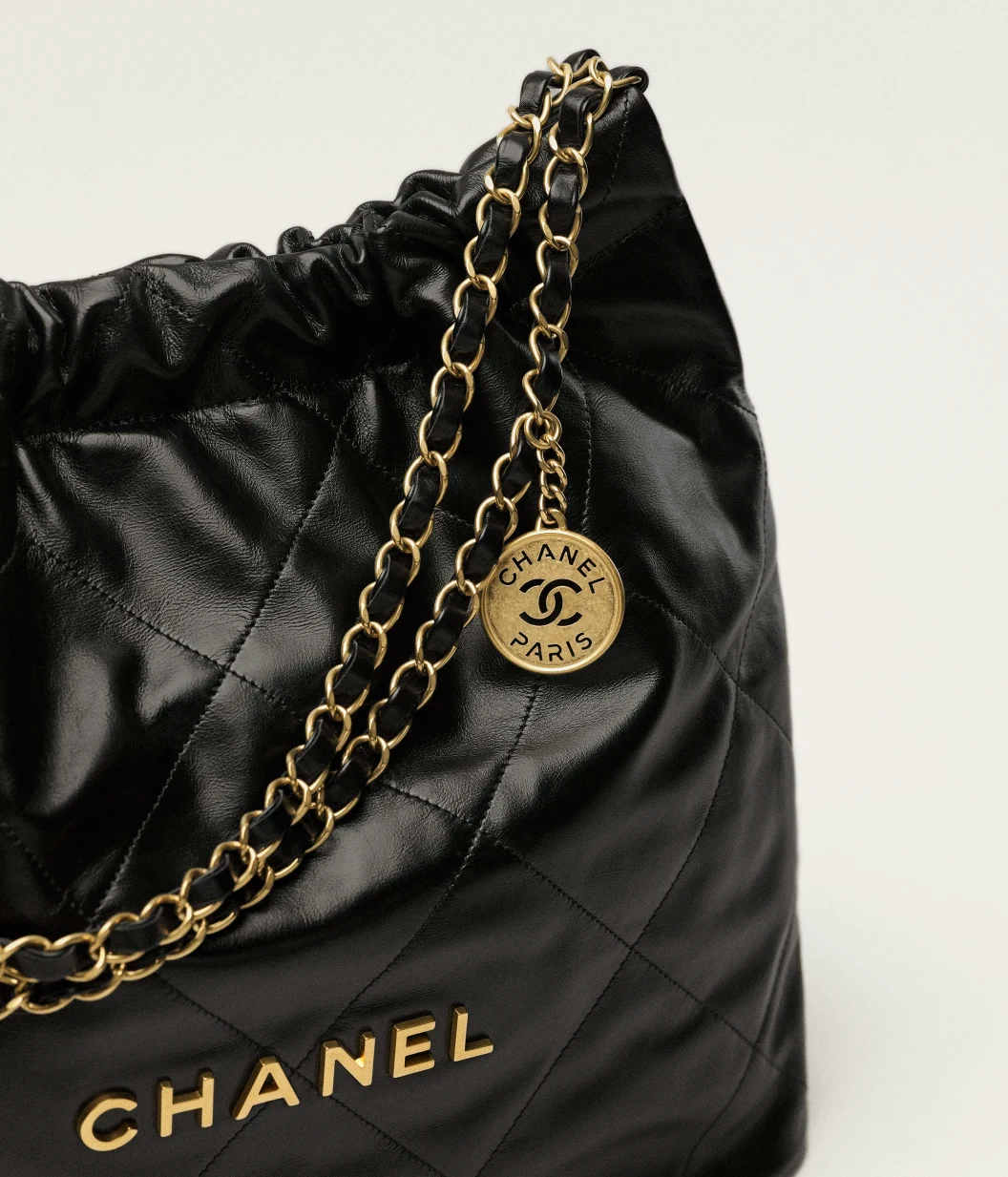  Túi Nữ Chanel 22 Handbag Shiny Calfskin 'Black' 