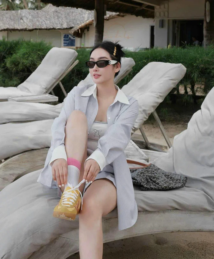  Kính Nữ Chanel Sunglasses 'Black White' 