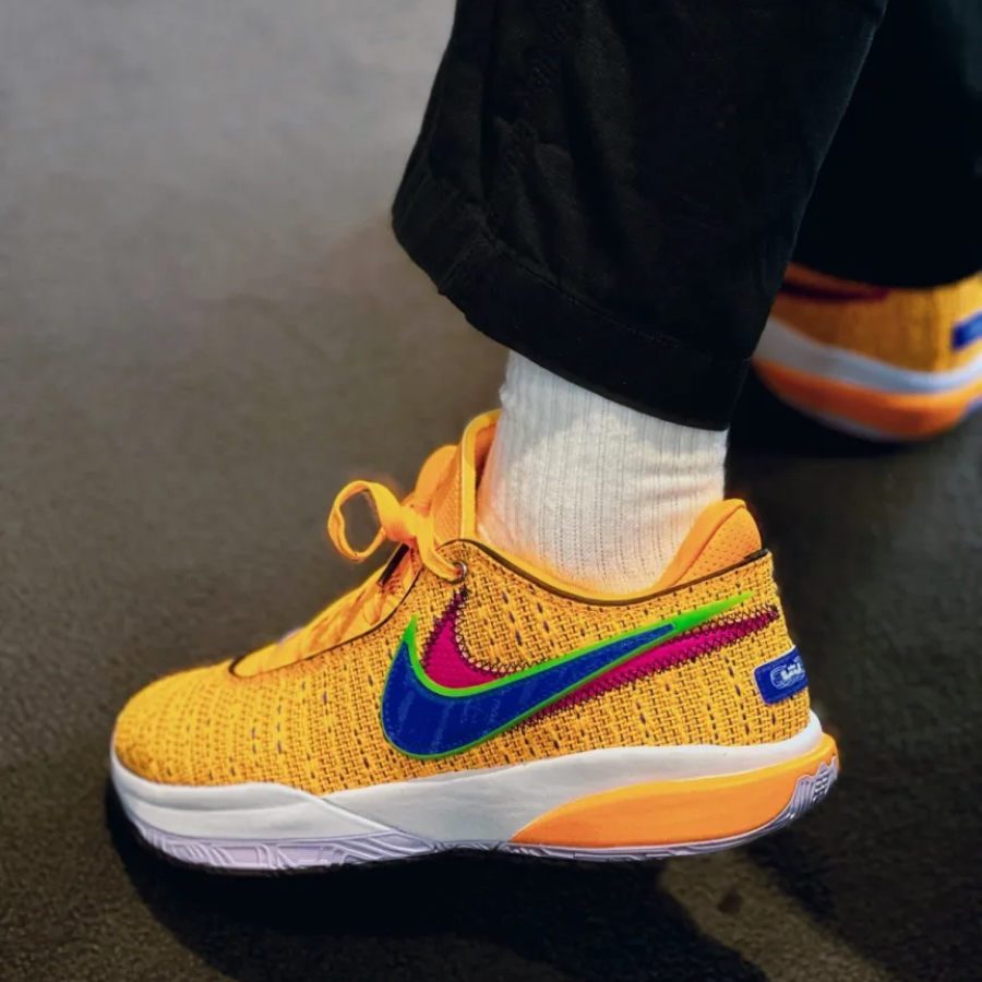  Giày Nike LeBron 20 ‘Laser Orange’ 