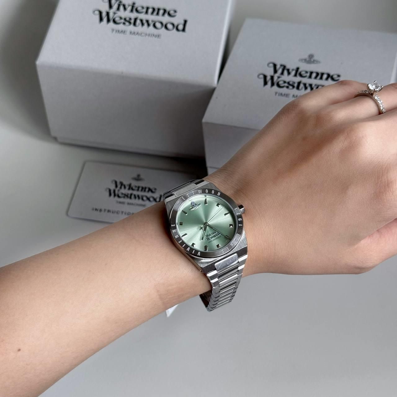  Đồng Hồ Nữ Vivienne Westwood Charterhouse Watch 'Olive' 