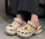  Dép Crocs Bae Crimson Gallop 'Frappé' 