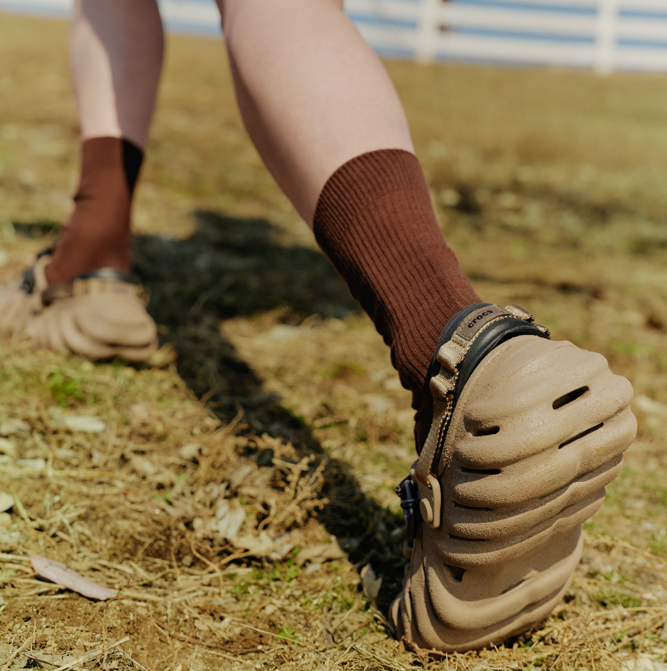  Dép Crocs City Adventure Retro 'Brown' 