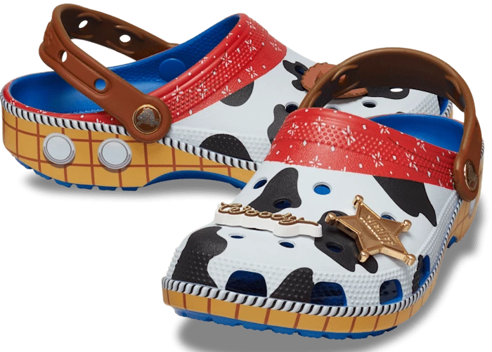  Dép Crocs Classic Clog ‘Toy Story Woody’ 