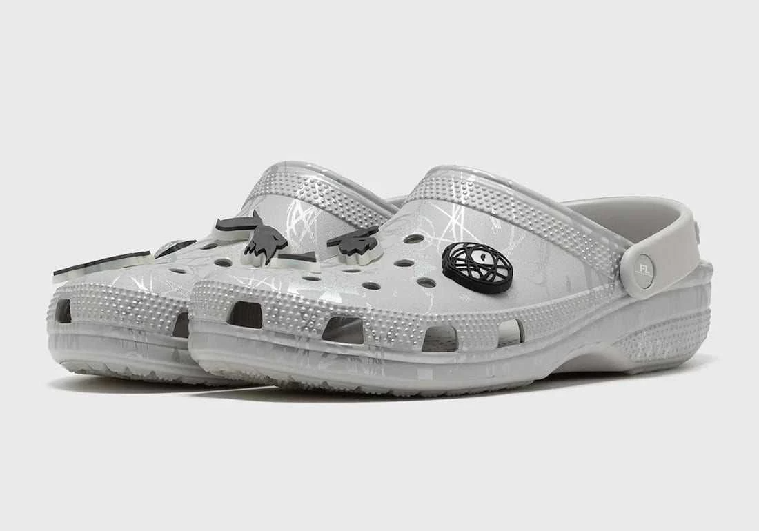  Dép Crocs Classic Clog x Futura Laboratories ‘Pearl White’ 