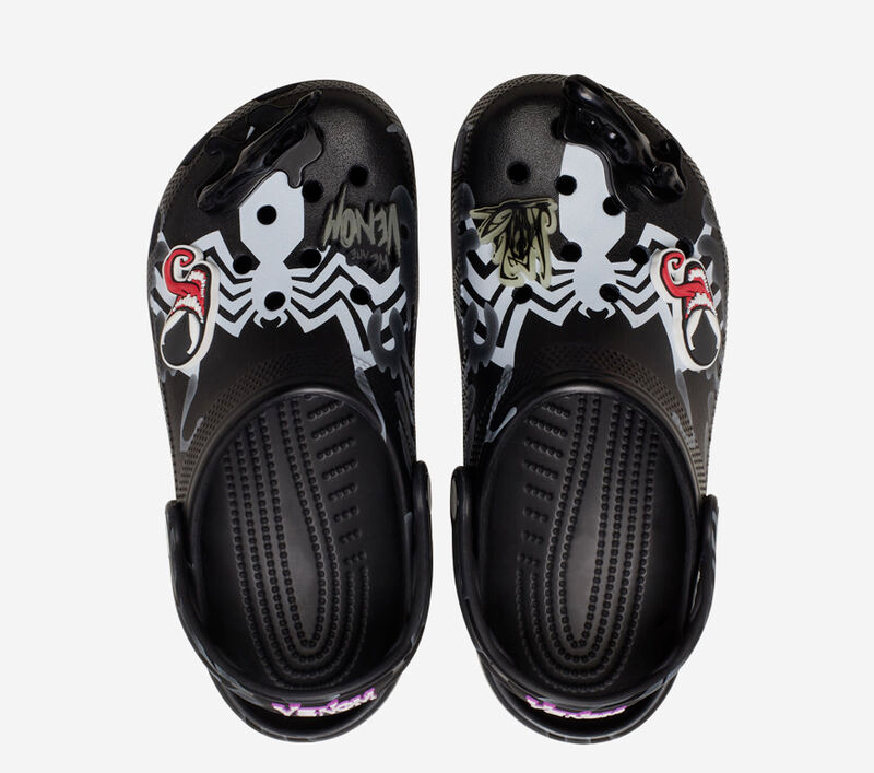 Dép Crocs Classic x Marvel Clog ‘Venom’ 