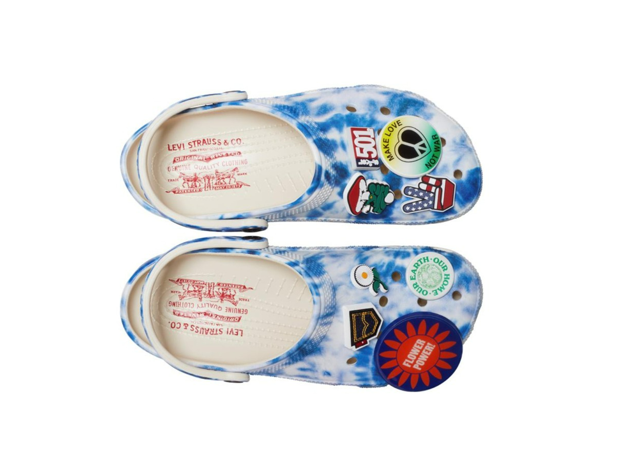  Dép Crocs X Levis Classic Ro Clog ‘Stucco’ 