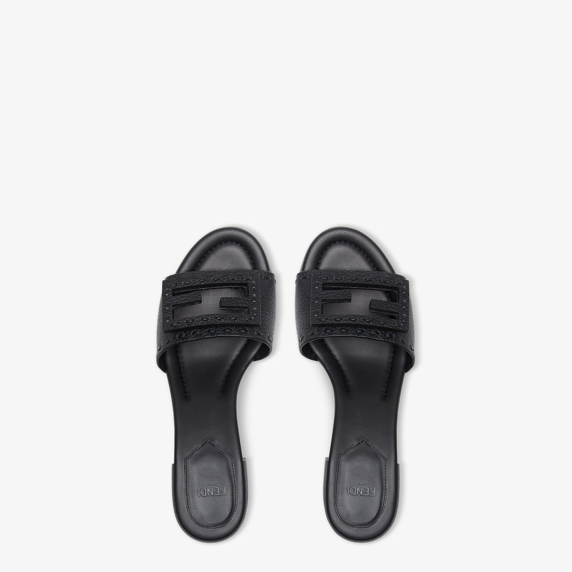  Dép Nữ Fendi Tube Medium Heeled Slides 'Black' 