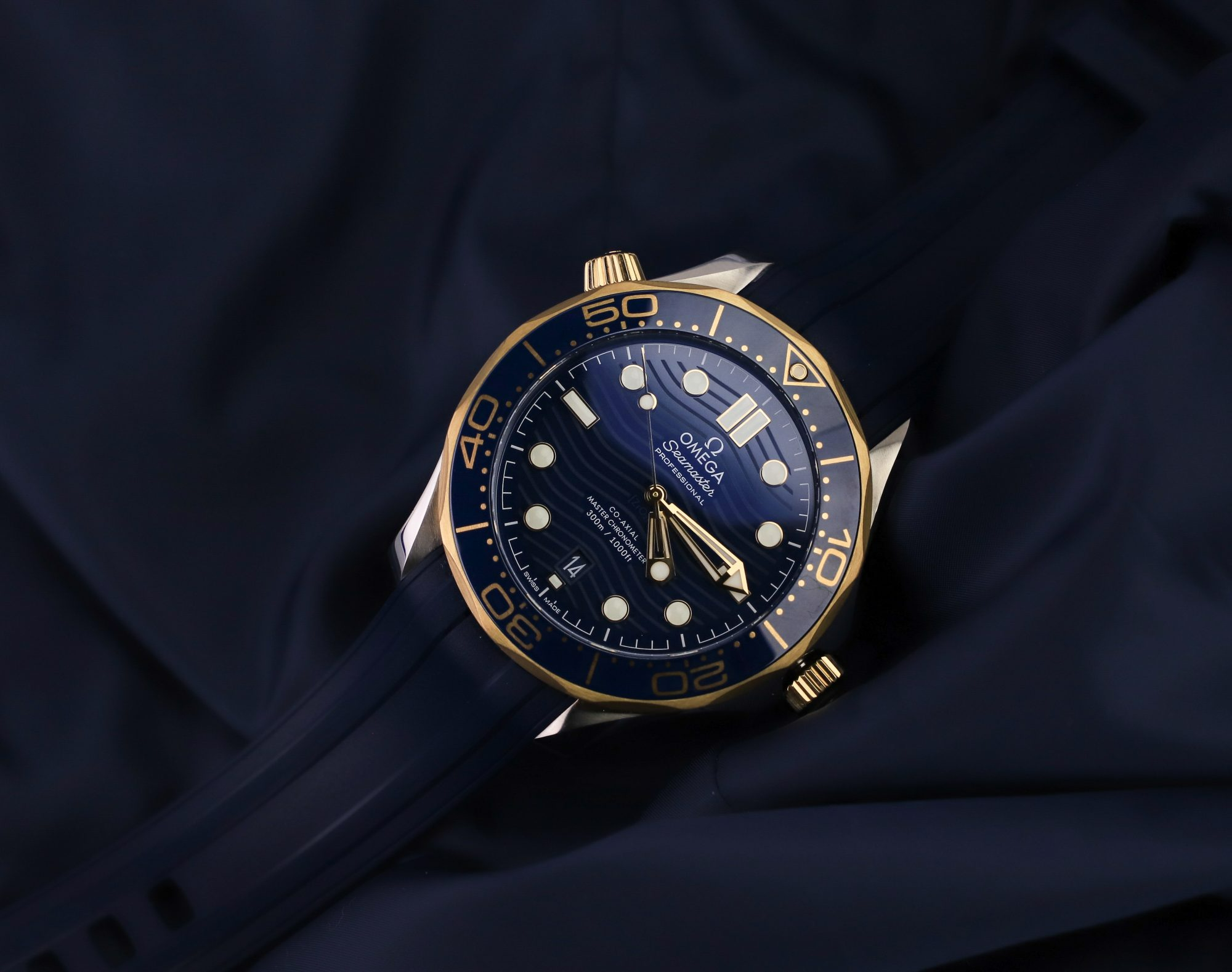  Đồng Hồ Omega Seamaster Automatic 'Demi Gold' 