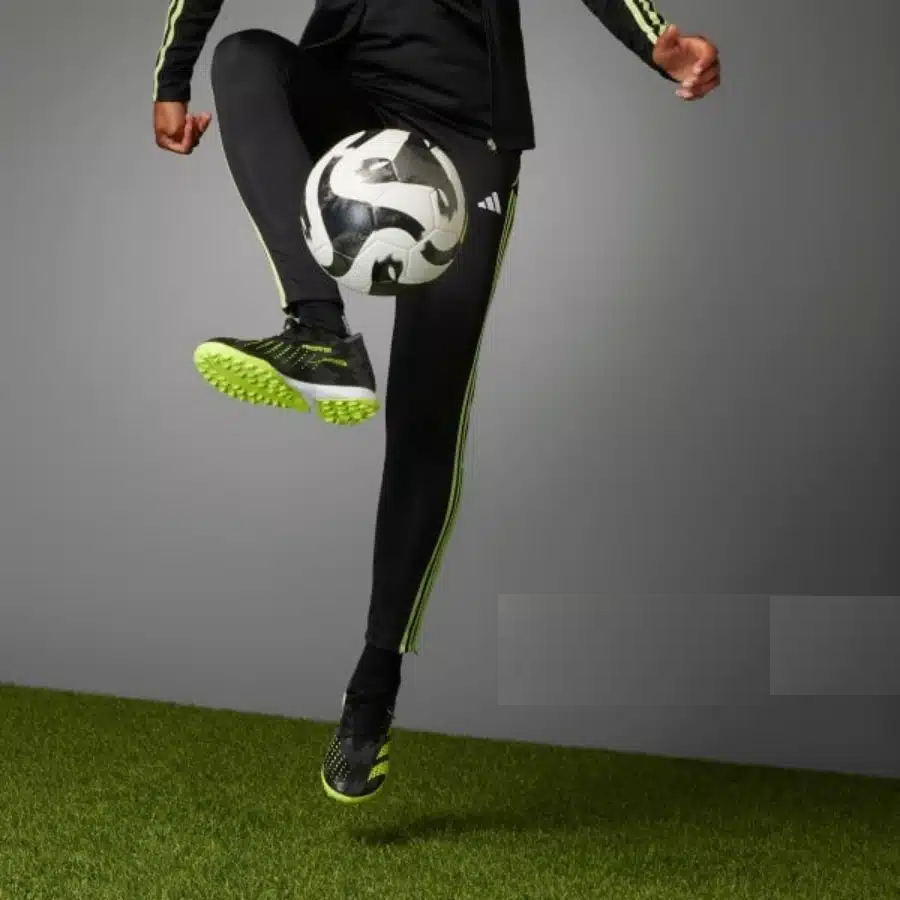  Giày Adidas Predator Accuracy ‘Crazycharged Pack’ 