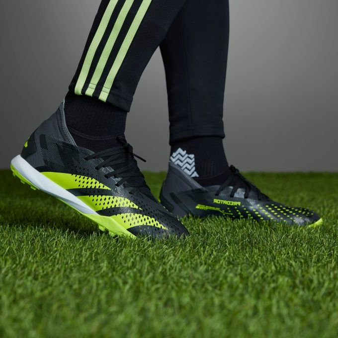  Giày Adidas Predator Accuracy ‘Crazycharged Pack’ 