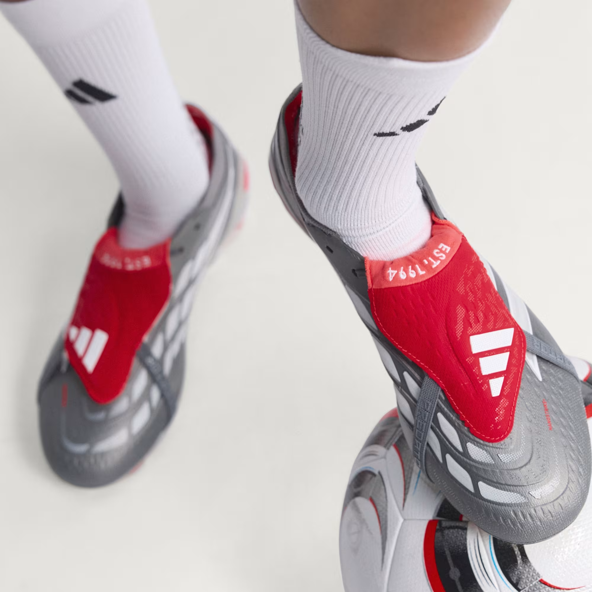  Giày Adidas Predator ‘Finishers Steel Pack’ 