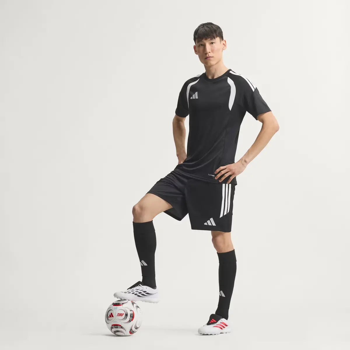  Giày Adidas Predator League Fold-Over ‘Solar Turbo’ 