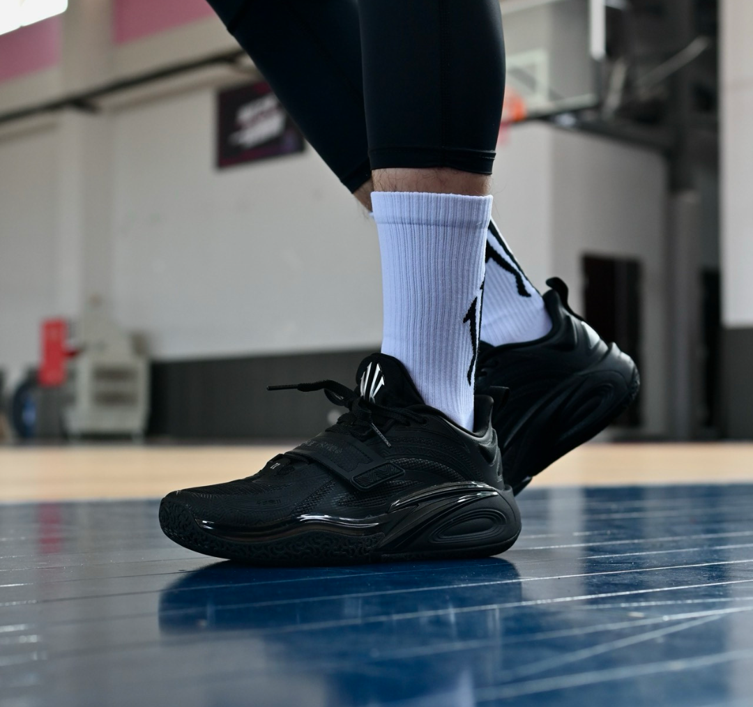  Giày Anta Kai 1 x Kyrie Irving 'Triple Black' 