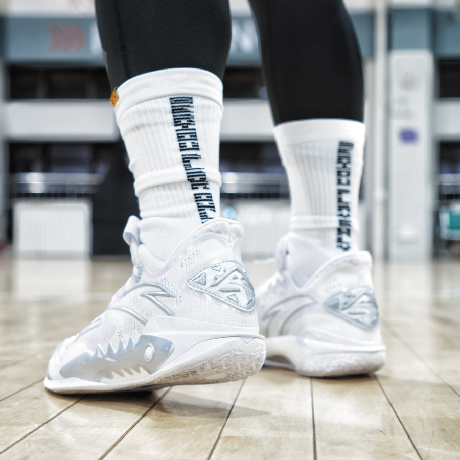  Giày Anta Kyrie Irving x Shock Wave 5 'Inheritance' 