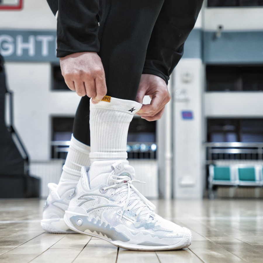  Giày Anta Kyrie Irving x Shock Wave 5 'Inheritance' 