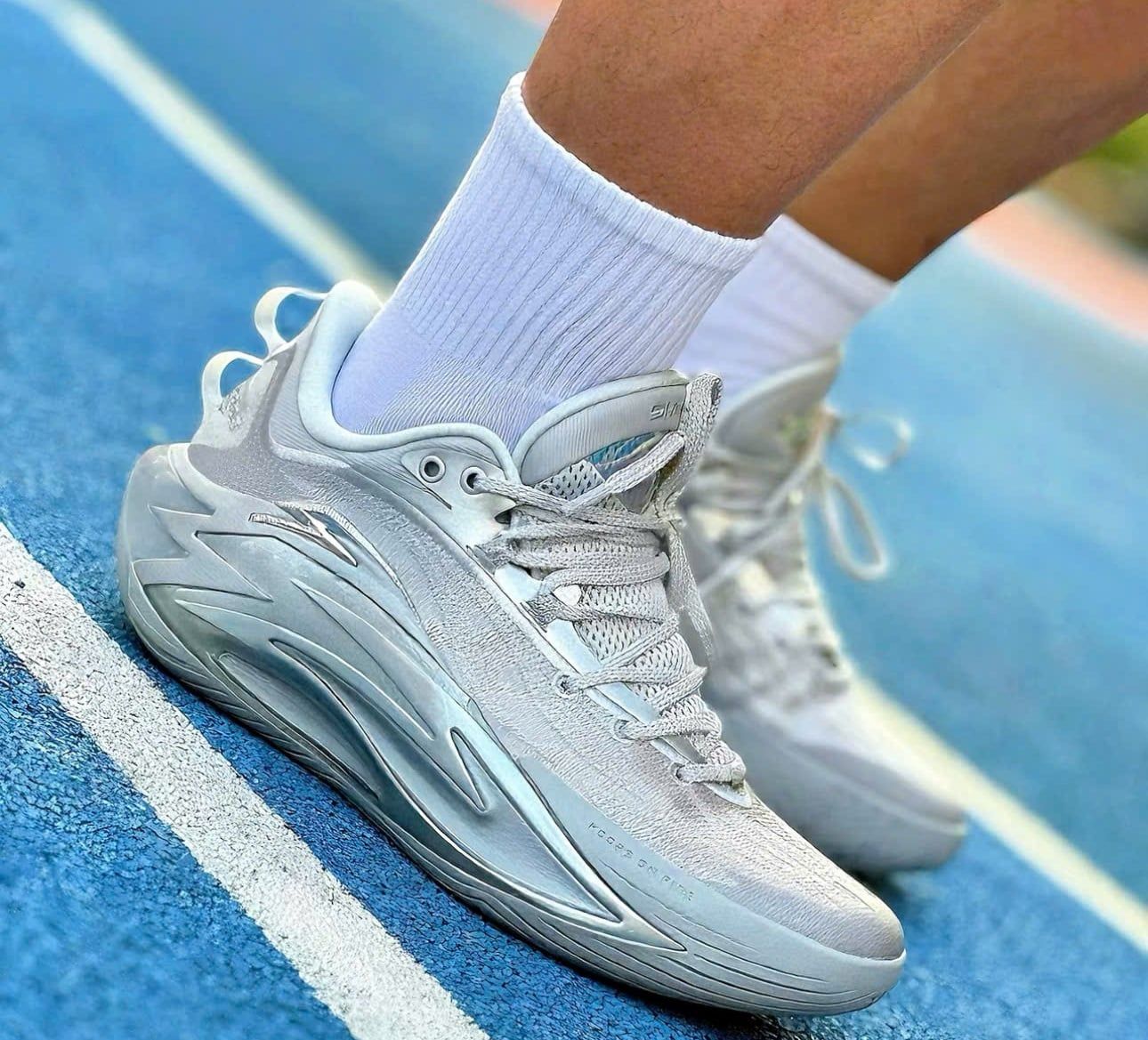  Giày Anta Shock Wave 7 'Silver Wing' 