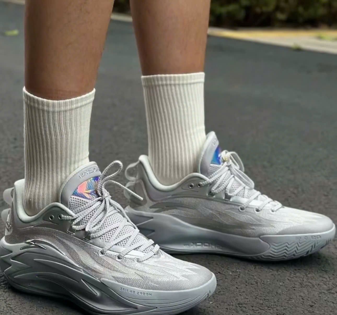  Giày Anta Shock Wave 7 'Silver Wing' 