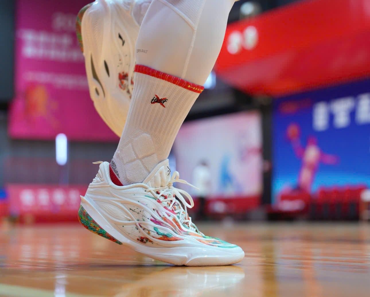  Giày Li-Ning Wade 808 5 Ultra V2 'Fireworks' 